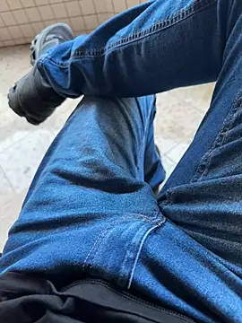 Snapshot of XUCRUTES42 chatting on 02/03/26, 08:58 XUCRUTES42 online show from 02/03/26, 08:58