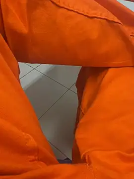 Snapshot of XUCRUTES42 chatting on 01/12/26, 08:36 XUCRUTES42 online show from 01/12/26, 08:36