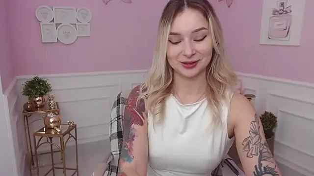 LilFleurish online show from 02/04/26, 05:24