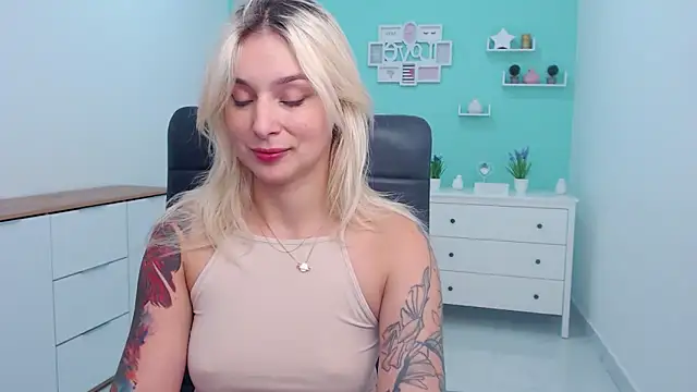 LilFleurish online show from 10/23/25, 04:22