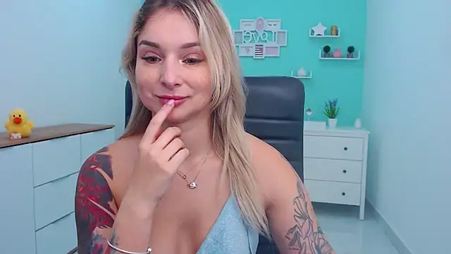 LilFleurish online show from 12/16/25, 05:44