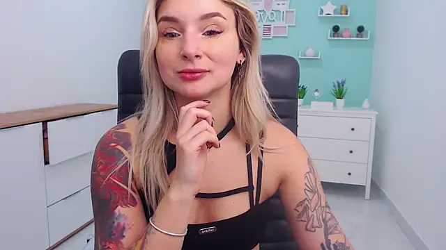 LilFleurish online show from 11/26/25, 05:18