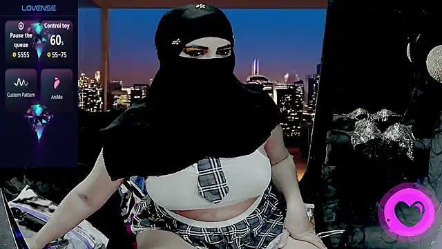 SultanaLayla online show from 11/12/25, 08:01