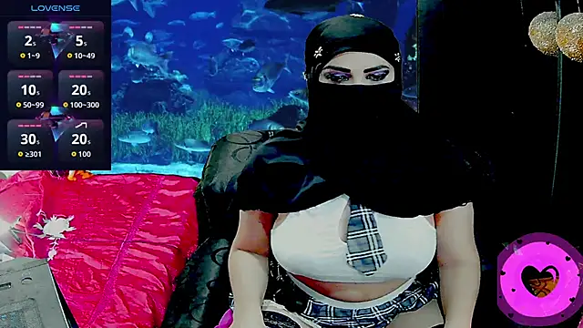 SultanaLayla online show from 11/04/25, 07:39