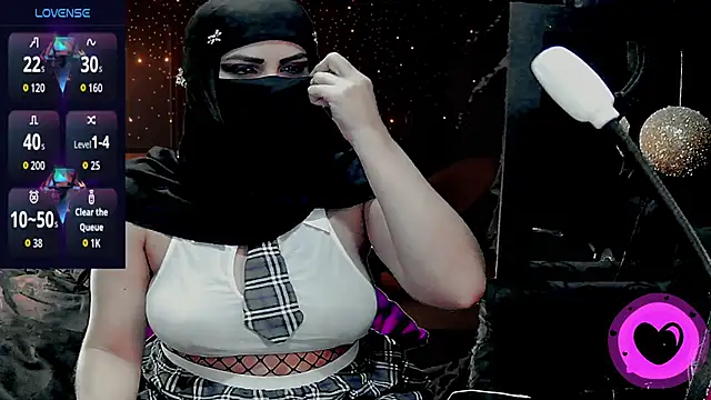 SultanaLayla online show from 11/19/25, 07:58