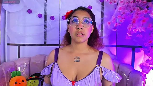 Olivejoness online show from 10/31/25, 04:53