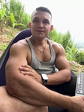 Marco Vega online show from 10/10/25, 05:14