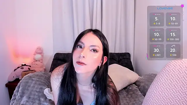 sarah saenz  online show from 04/14/26, 06:40