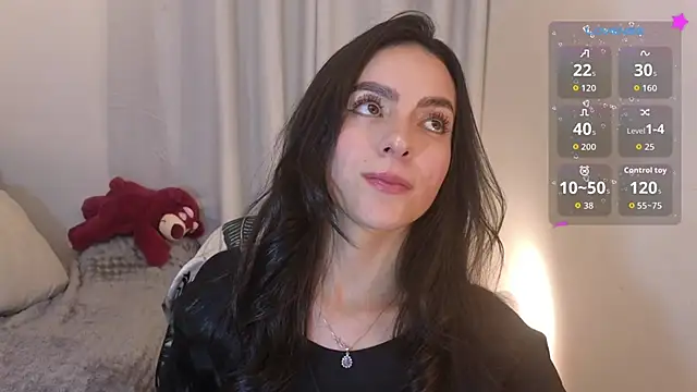 Snapshot of sarah_saenz_ chatting on 06/21/26, 03:29 sarah saenz online show from 06/21/26, 03:29