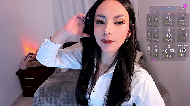 sarah saenz  online show from 04/11/26, 06:43