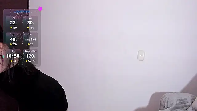 sarah saenz  online show from 03/12/26, 06:06