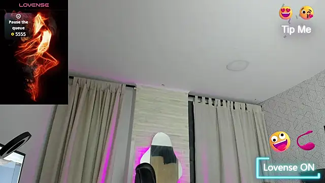 Snapshot of sweet__vanessa1 chatting on 10/02/25, 04:27 sweet vanessa1 online show from 10/02/25, 04:27