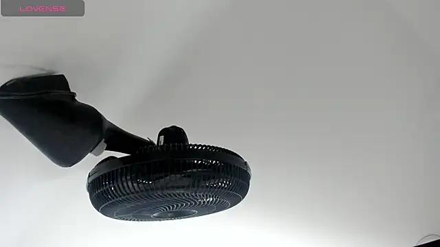 Snapshot of sweet__vanessa1 chatting on 09/16/25, 02:34 sweet vanessa1 online show from 09/16/25, 02:34