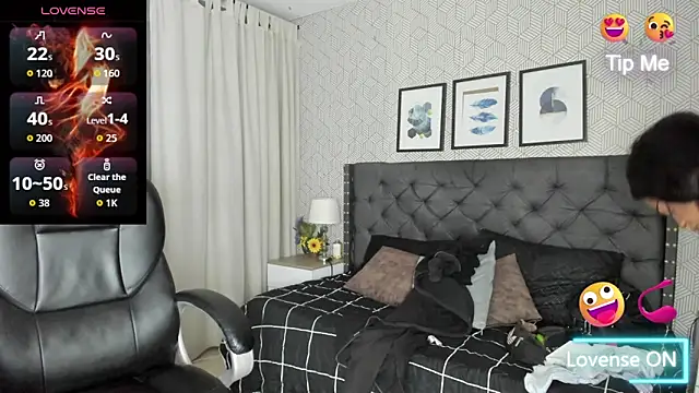 Snapshot of sweet__vanessa1 chatting on 10/16/25, 03:48 sweet vanessa1 online show from 10/16/25, 03:48