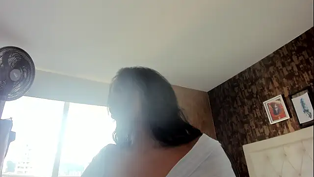 sweet  vanessa1 online show from 05/06/26, 09:41