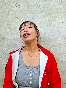 ngocngoc cute online show from 10/12/25, 01:40