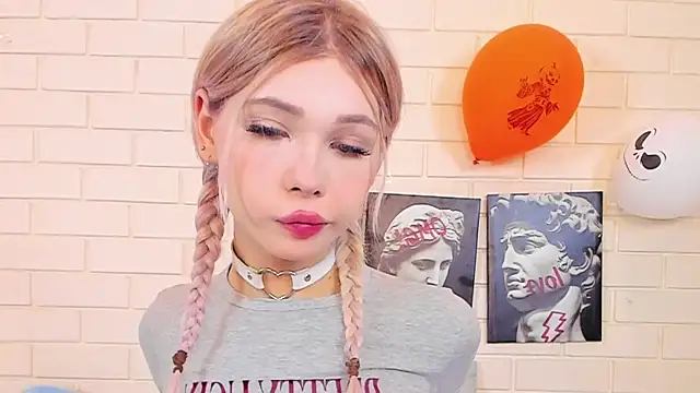 Blondy Fina online show from 11/09/25, 04:38