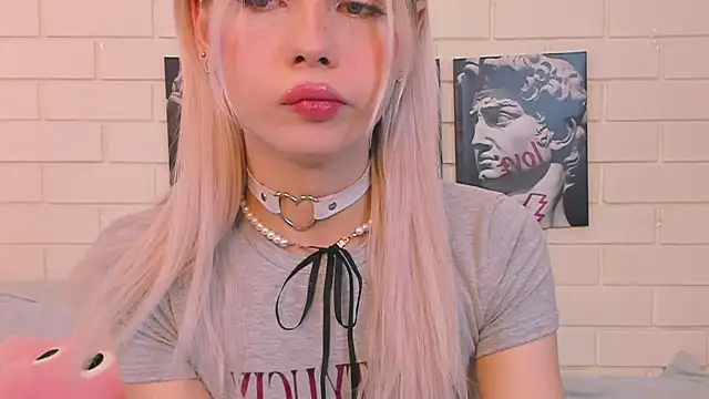 Blondy Fina online show from 10/24/25, 04:44