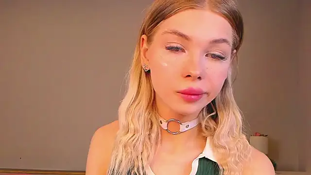 Blondy Fina online show from 05/17/26, 06:35