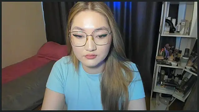 lyra x online show from 12/03/25, 03:07