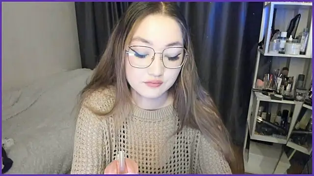 Snapshot of lyra_x chatting on 10/12/25, 01:01 lyra x online show from 10/12/25, 01:01