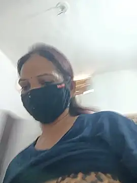 Snapshot of soni_yhakur chatting on 06/20/26, 01:32 soni yhakur online show from 06/20/26, 01:32