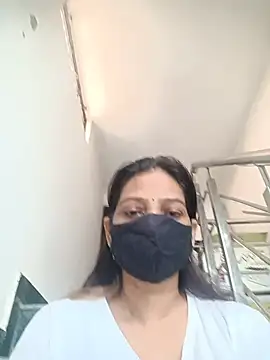 Snapshot of soni_yhakur chatting on 07/10/26, 01:05 soni yhakur online show from 07/10/26, 01:05