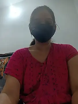 Snapshot of soni_yhakur chatting on 07/12/26, 02:01 soni yhakur online show from 07/12/26, 02:01