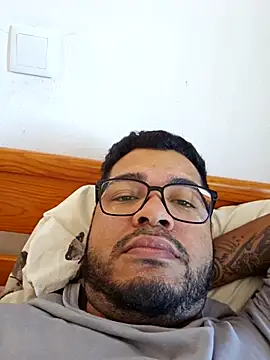 Snapshot of EbanoENeves69 chatting on 11/18/25, 10:07 EbanoENeves69 online show from 11/18/25, 10:07