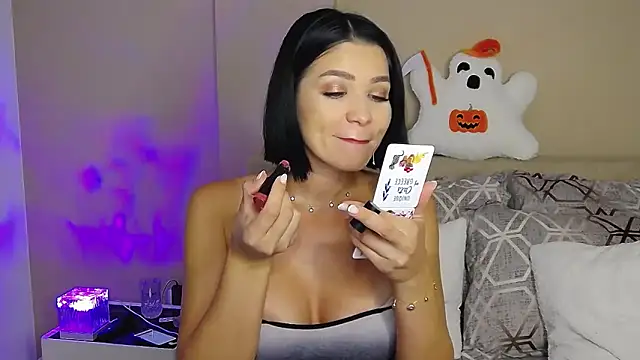 Emily Sheen online show from 10/08/25, 08:49