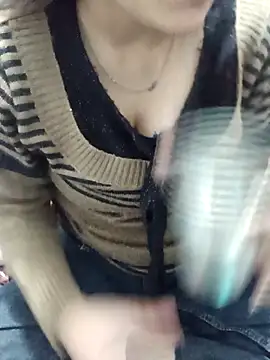 Neha Tyagi online show from 12/17/25, 05:01