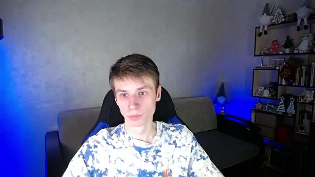 yes cute boy  online show from 02/02/26, 07:07