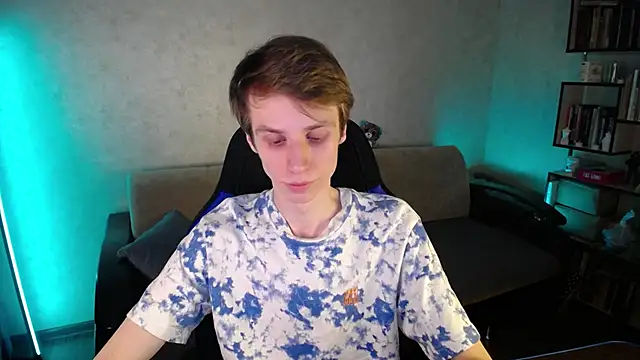 yes cute boy  online show from 04/15/26, 09:48