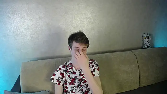 yes cute boy  online show from 03/13/26, 08:14