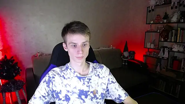 yes cute boy  online show from 01/08/26, 09:21