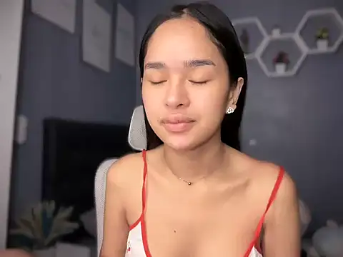 lelasohna online show from 10/28/25, 07:29