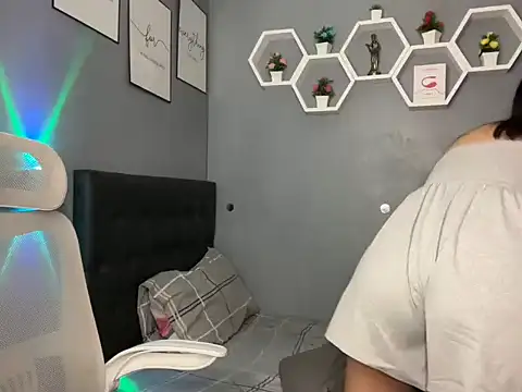 lelasohna online show from 11/06/25, 12:20