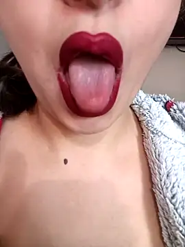 LINA-DALOUA online show from 11/29/25, 01:55