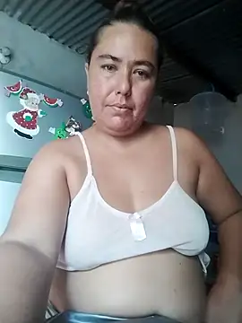 yyuly online show from 10/28/25, 12:26