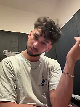 Snapshot of Gipsyboysteve chatting on 04/15/26, 07:58 Gipsyboysteve online show from 04/15/26, 07:58