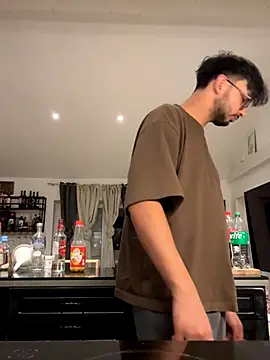 Snapshot of Gipsyboysteve chatting on 11/18/25, 04:54 Gipsyboysteve online show from 11/18/25, 04:54