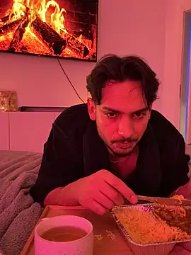 Snapshot of Gipsyboysteve chatting on 12/21/25, 07:37 Gipsyboysteve online show from 12/21/25, 07:37