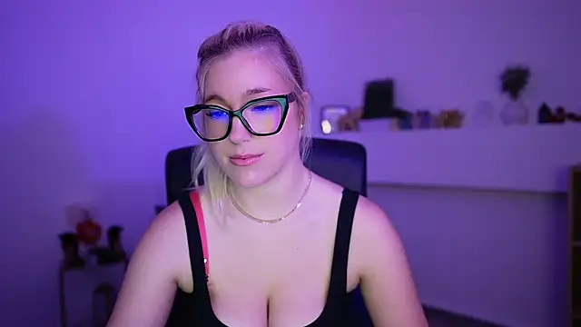 leokitty  online show from 04/15/26, 01:37