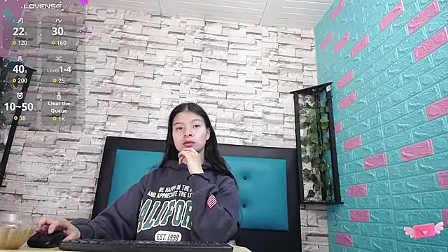 Snapshot of maily_can chatting on 09/27/25, 12:44 maily can online show from 09/27/25, 12:44