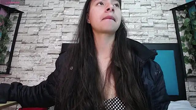 Snapshot of maily_can chatting on 09/13/25, 12:38 maily can online show from 09/13/25, 12:38