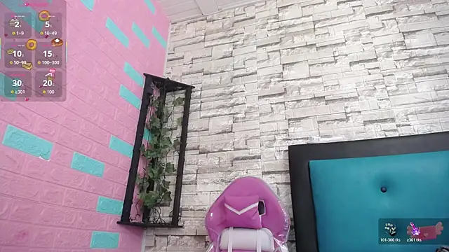 Snapshot of maily_can chatting on 11/13/25, 01:04 maily can online show from 11/13/25, 01:04