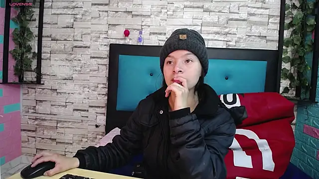 Snapshot of maily_can chatting on 09/09/25, 12:25 maily can online show from 09/09/25, 12:25