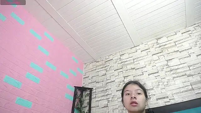 Snapshot of maily_can chatting on 12/05/25, 01:10 maily can online show from 12/05/25, 01:10