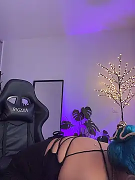 HATSUNE   online show from 12/04/25, 09:52