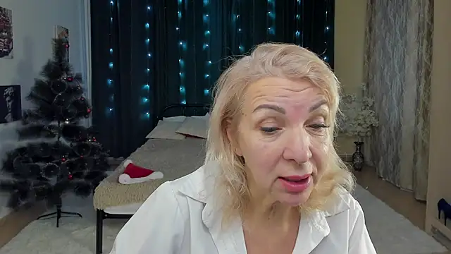 LiliaMoons online show from 01/15/26, 09:34